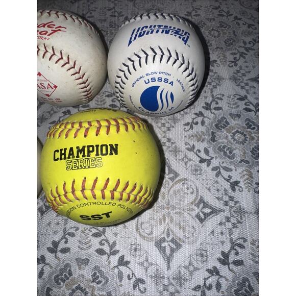 Lot of 5 Dudley Wilson Lightening MacGregor Unbranded Softballs used 2 Yellow - Picture 4 of 10